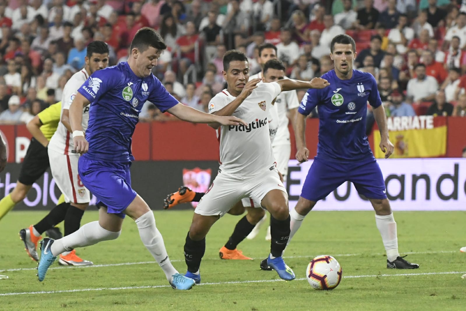 Ben Yedder, ante el Újpest