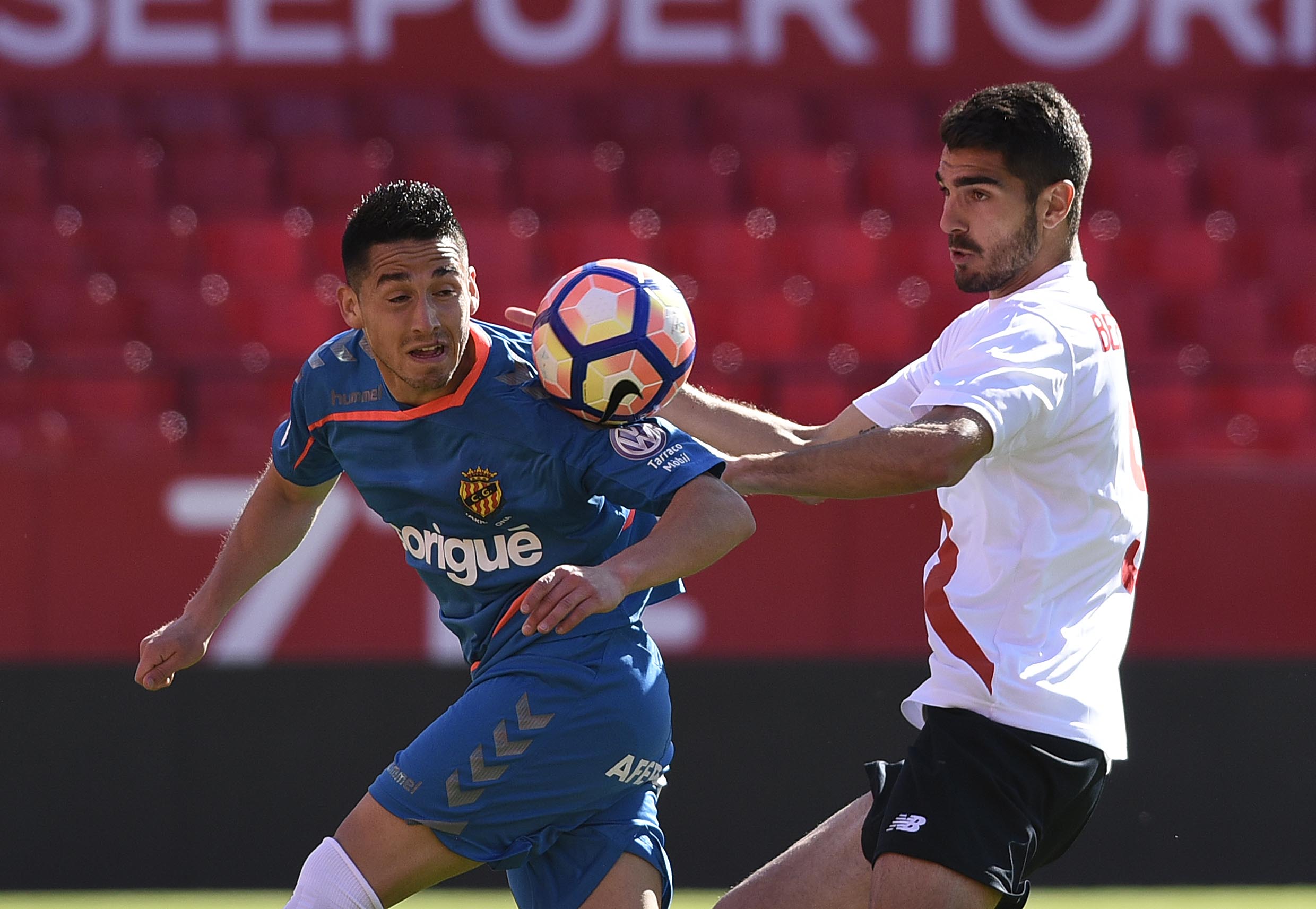 Bernardo del Sevilla Atlético contra el Gimnastic