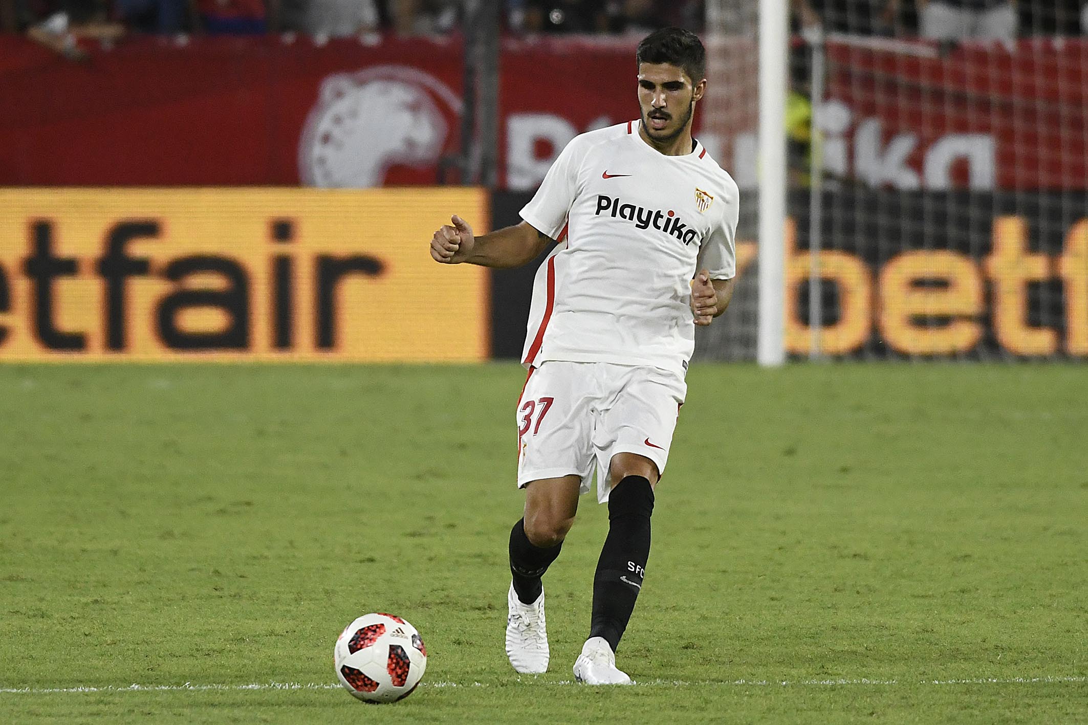 Berrocal del Sevilla FC ante el FK Zalgiris