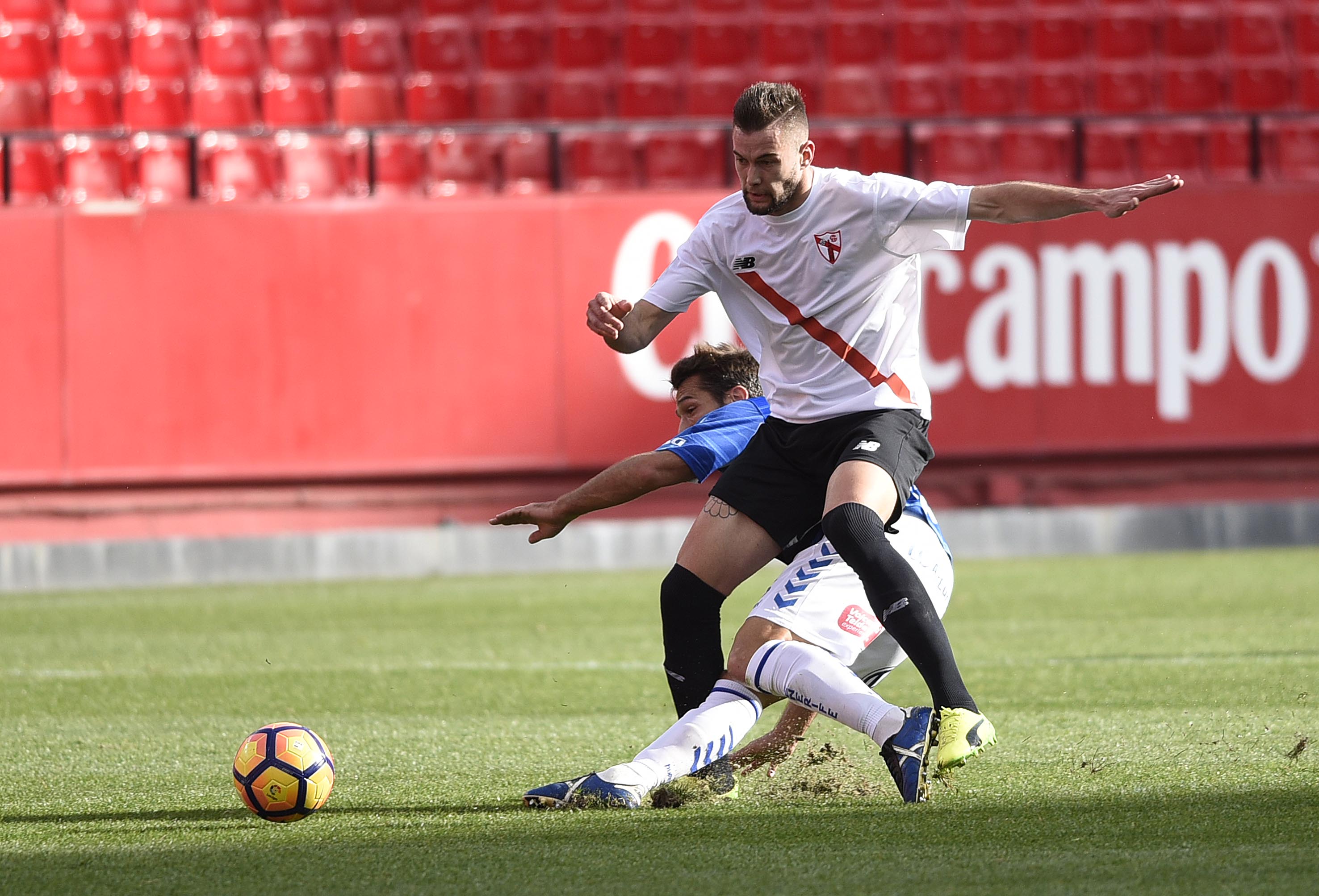 Carrillo del Sevilla Atlético ante el Tenerife