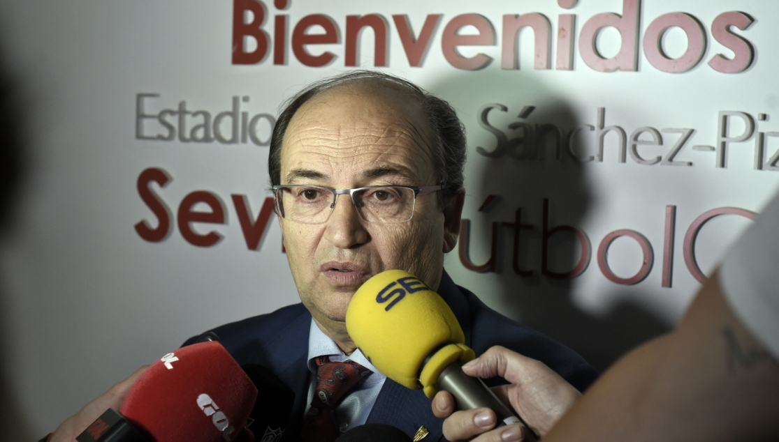 José Castro atiende a los medios tras el Consejo