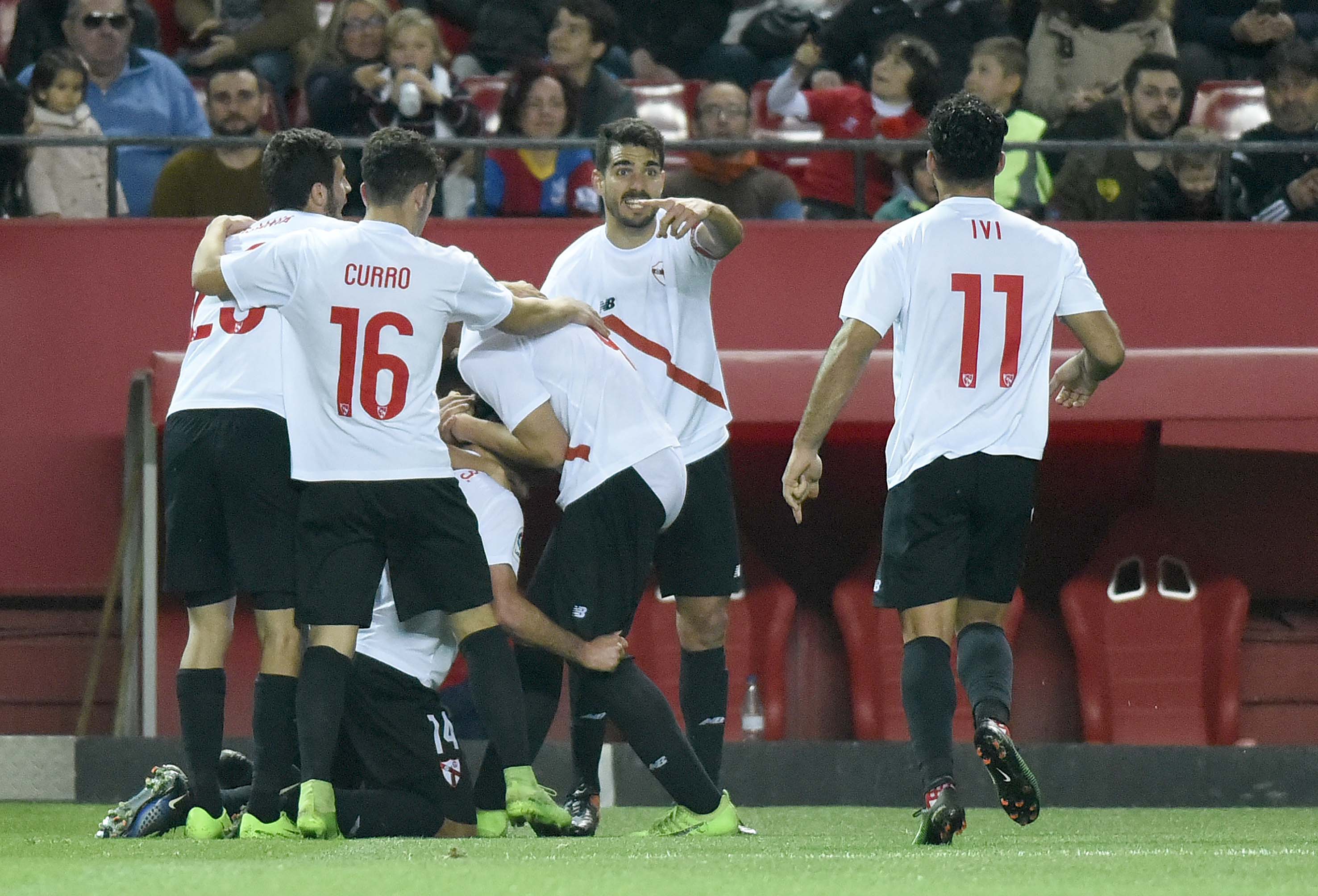 Celebración de un gol del Sevilla Atlético