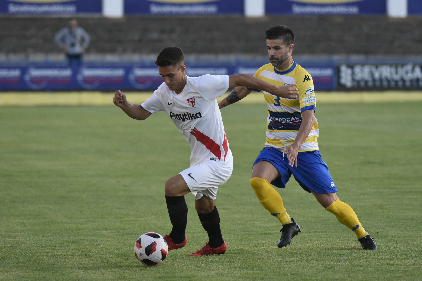 Luis García del Sevilla Atlético ante el Coria CF