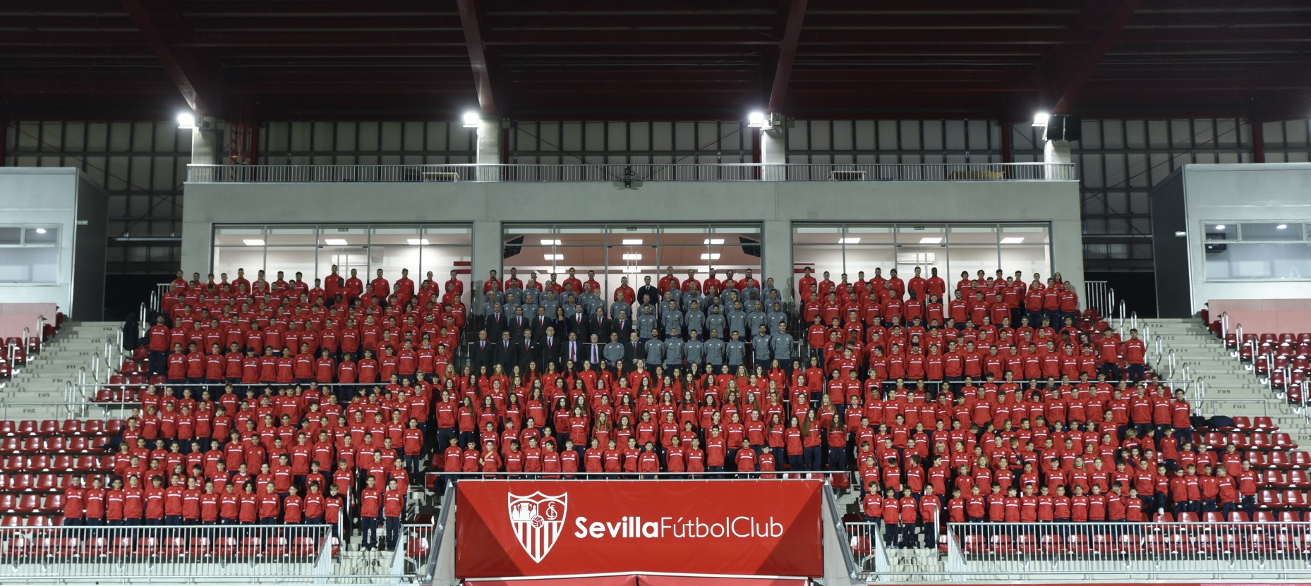 Gran foto de familia del Sevilla FC