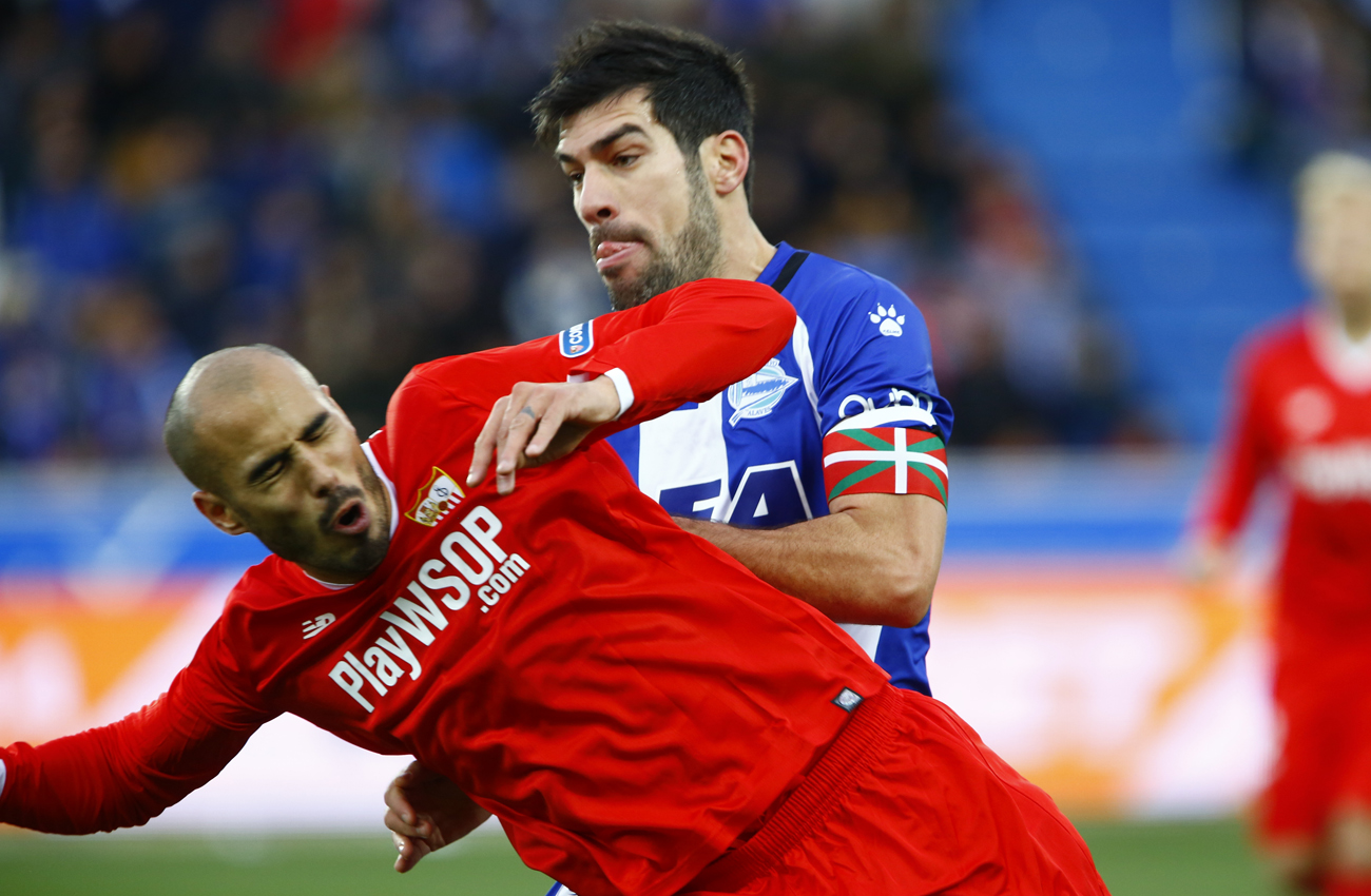 Pizarro del Sevilla FC ante el Alavés