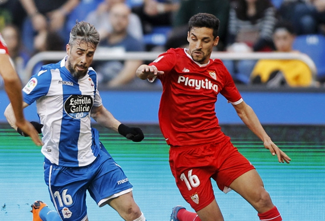 Jesús Navas del Sevilla FC ante el Deportivo