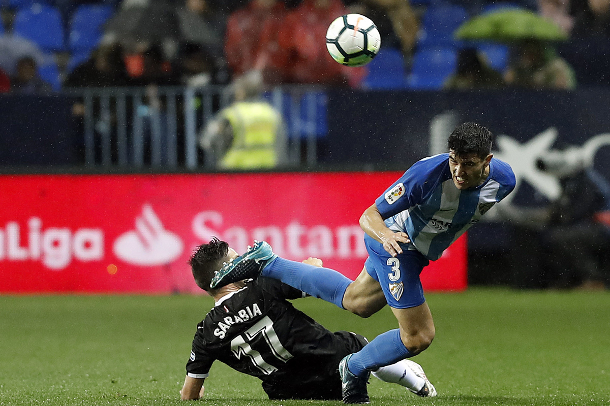 Sarabia del Sevilla FC ante el Málaga CF