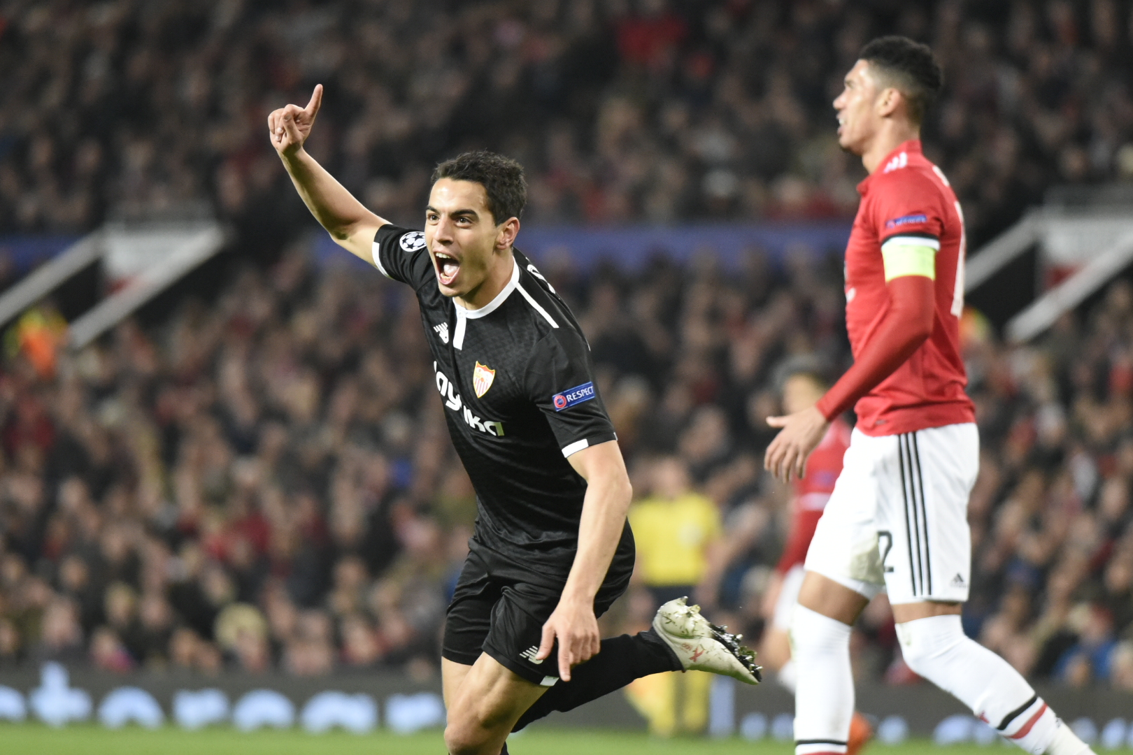 Ben Yedder del Sevilla FC ante el Manchester United