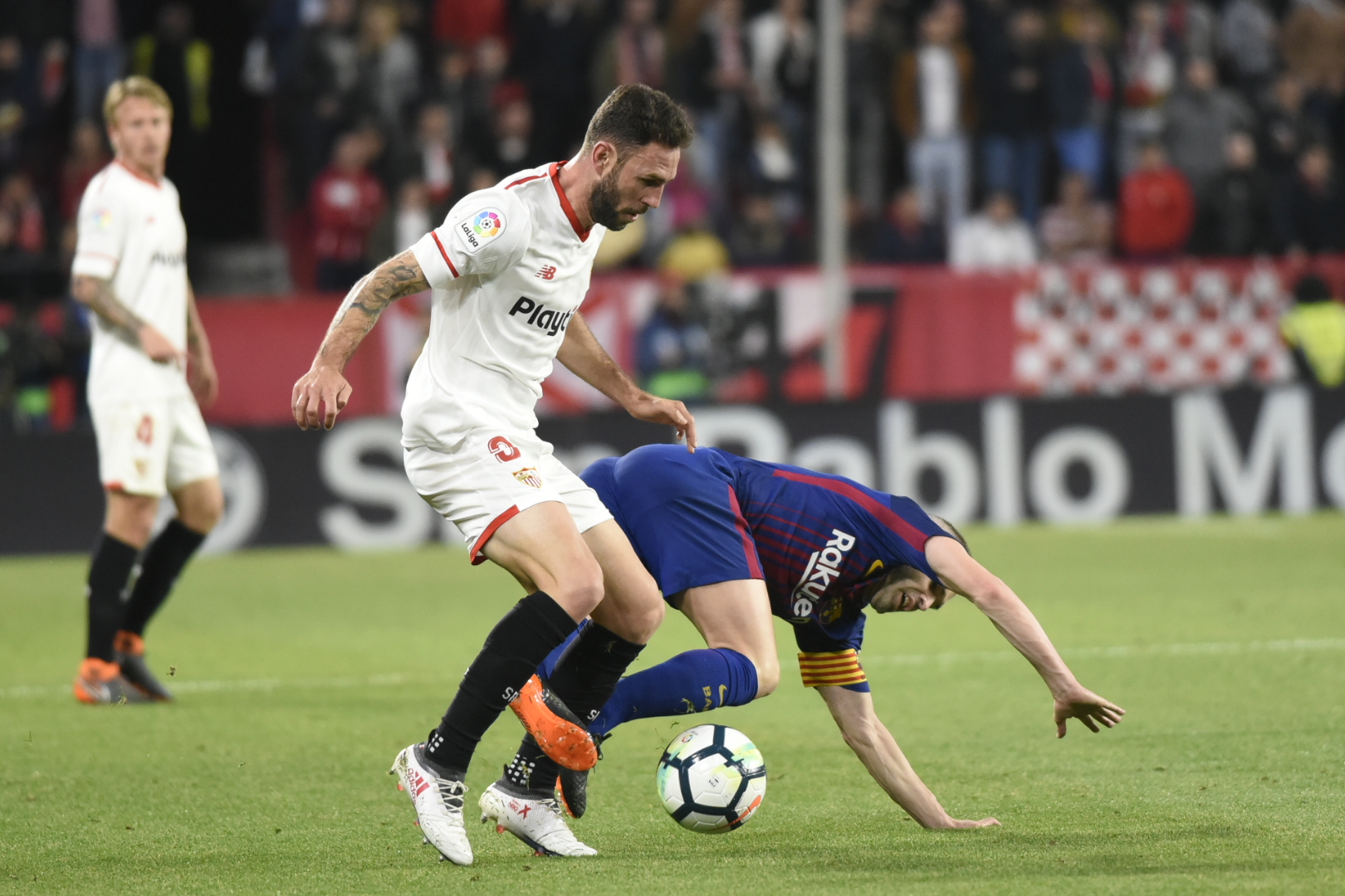 Layún del Sevilla FC ante el FC Barcelona