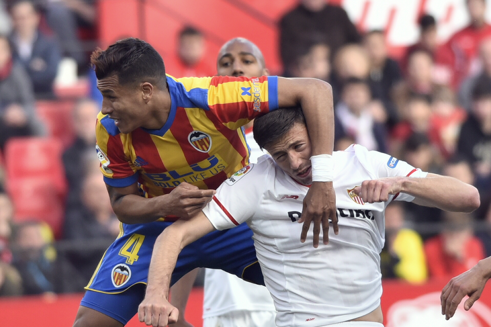 Lenglet del Sevilla FC ante el Valencia CF