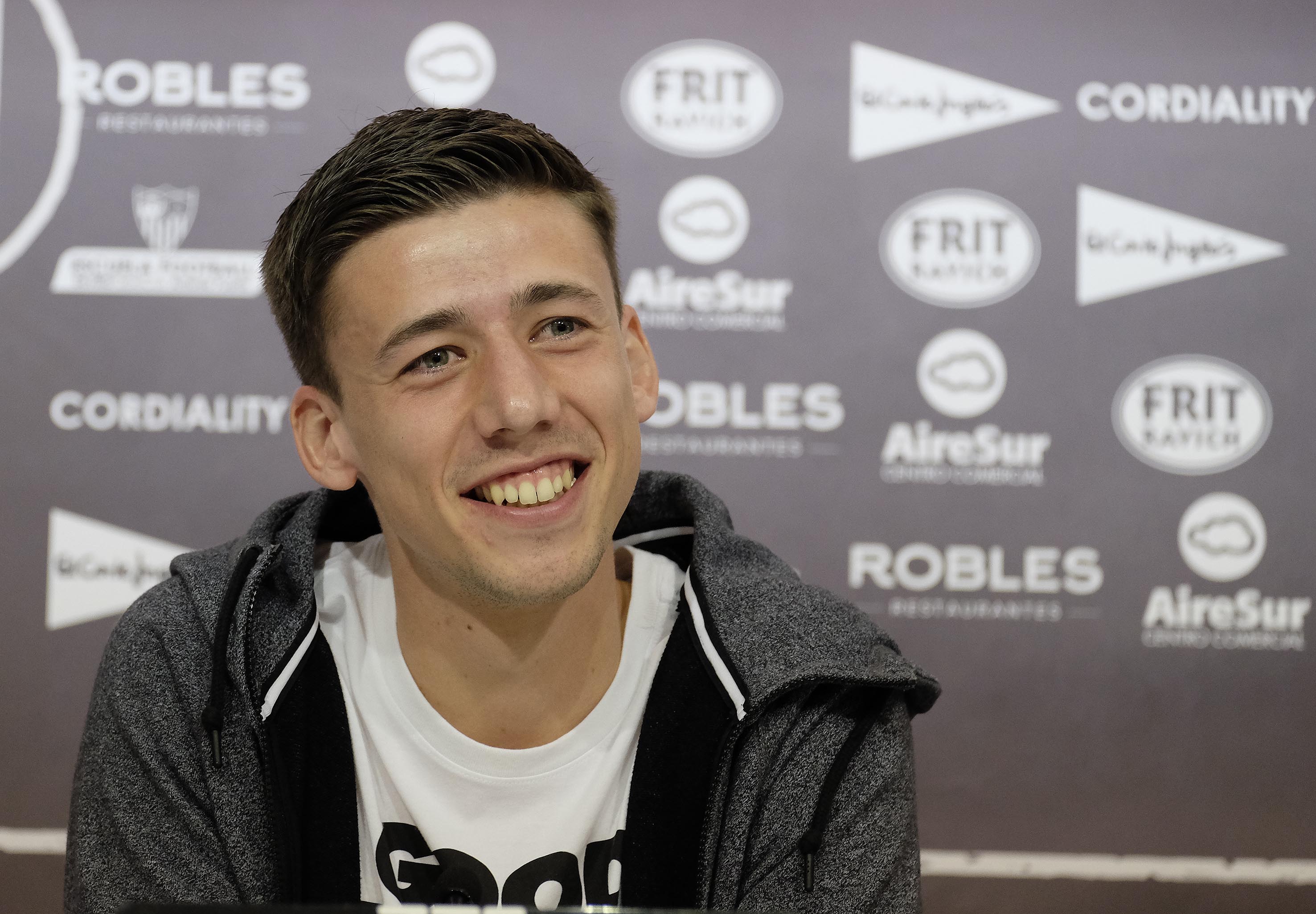 Lenglet en Sácale más partido al cole