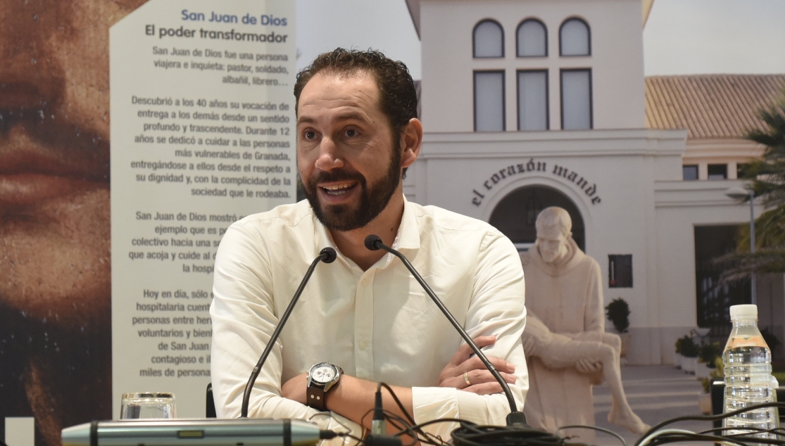 Pablo Machín del Sevilla FC en San Juan de Dios