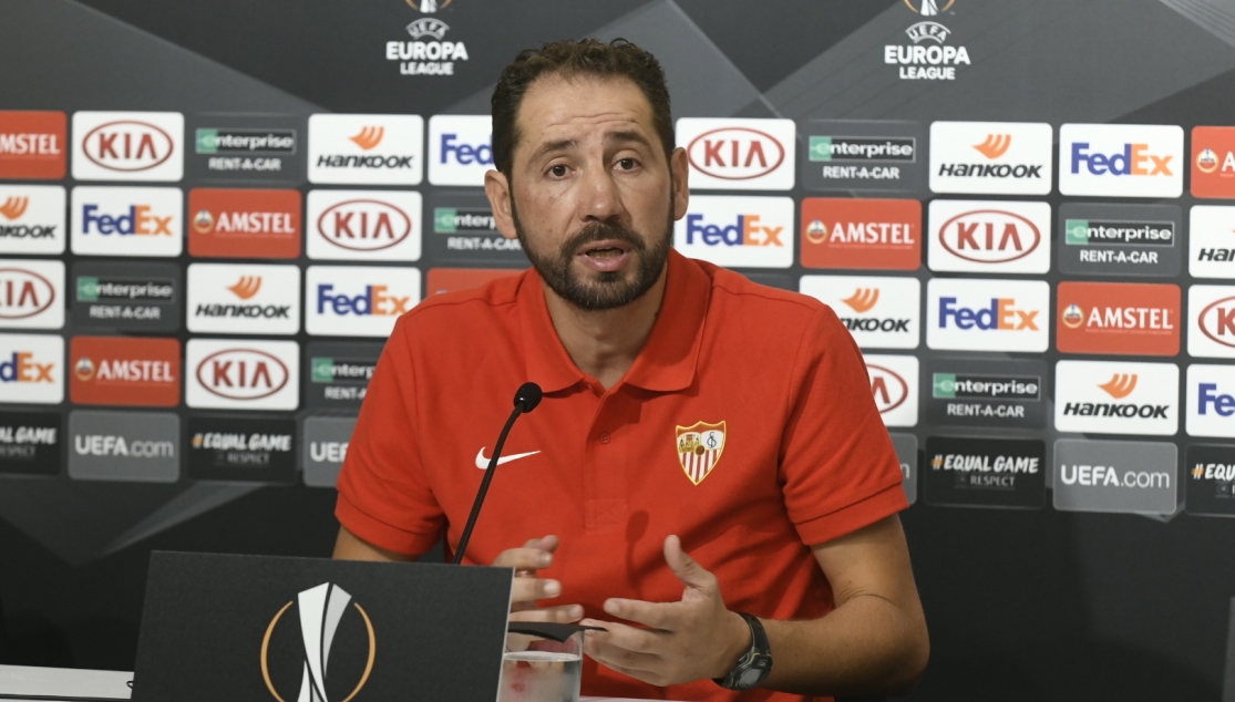 Pablo Machín en la rueda de prensa de la Europa League