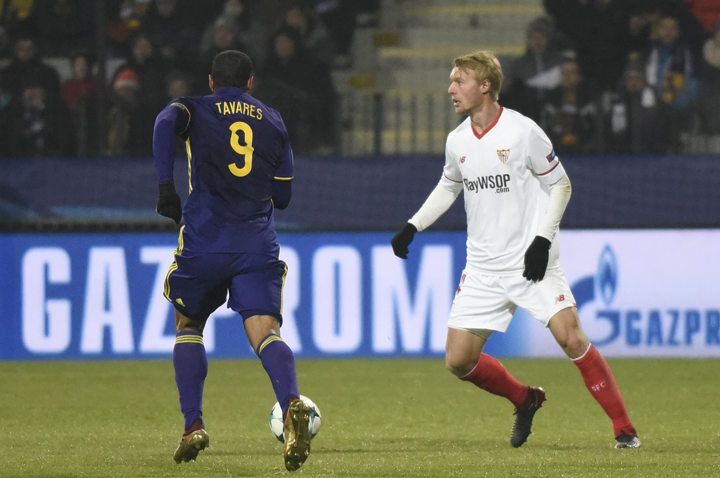 Kjaer del Sevilla FC ante el maribor