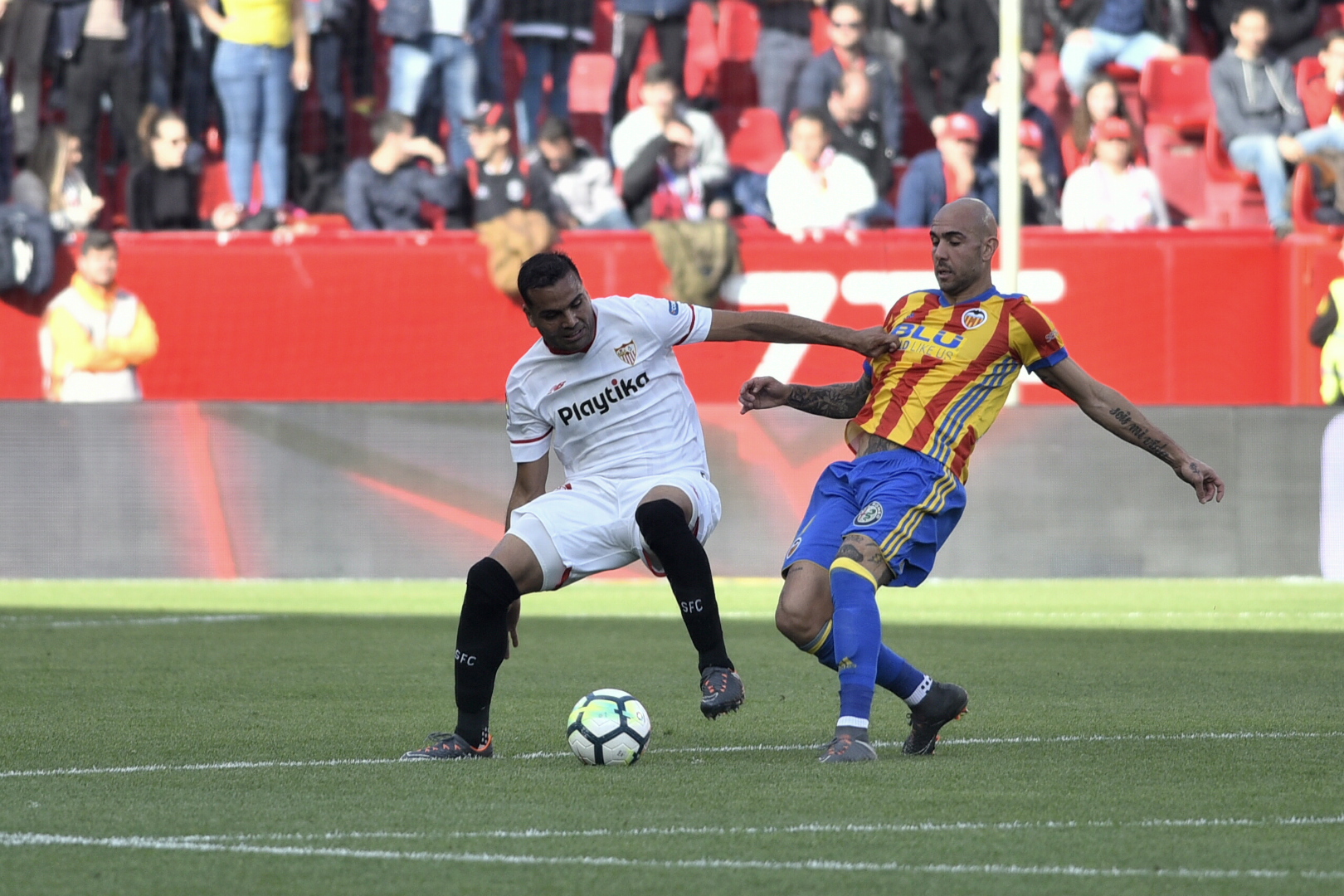 Mercado del Sevilla FC ante el Valencia CF