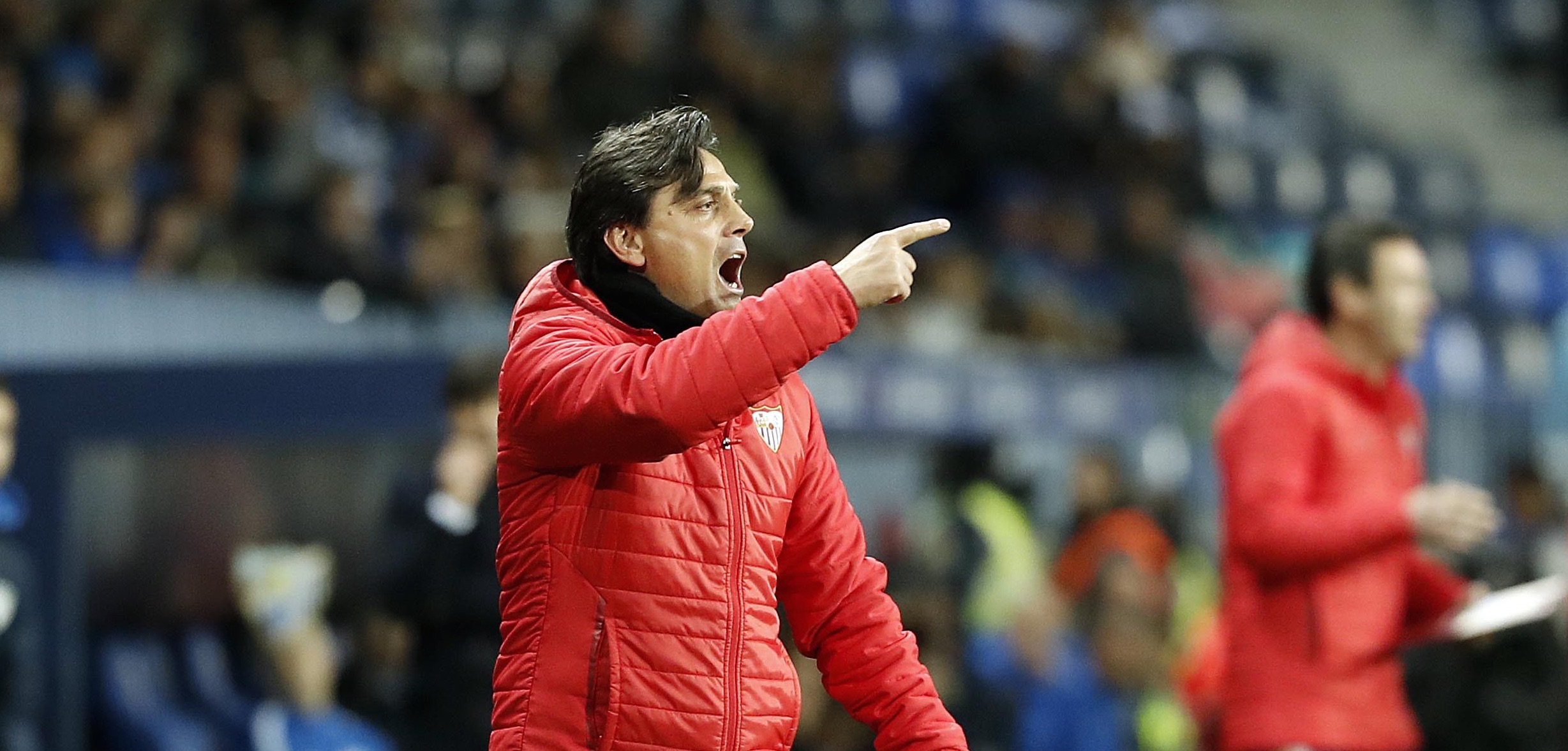 Montella dirigiendo ante el Málaga