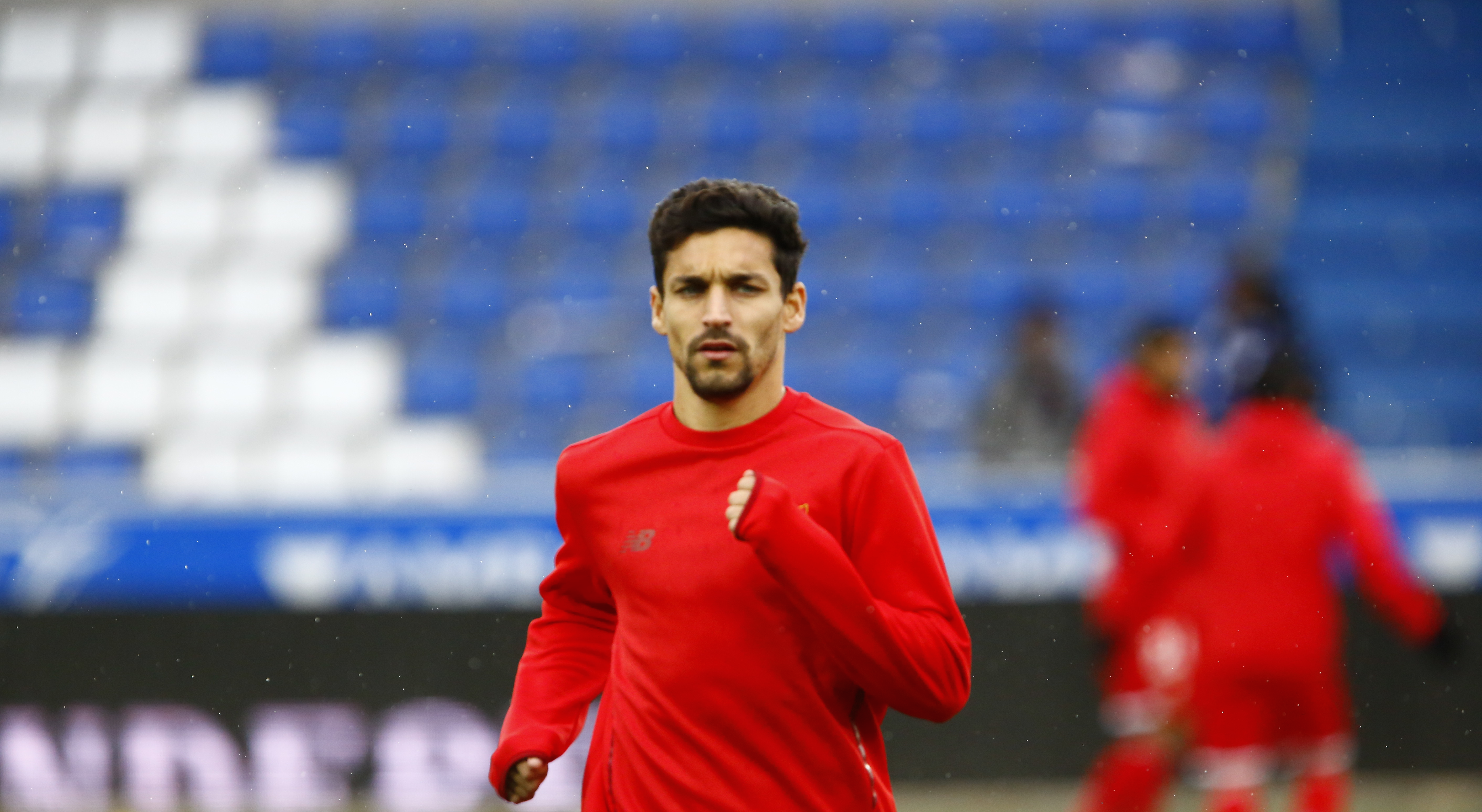 Navas calienta en Vitoria para el partido ante el Alavés