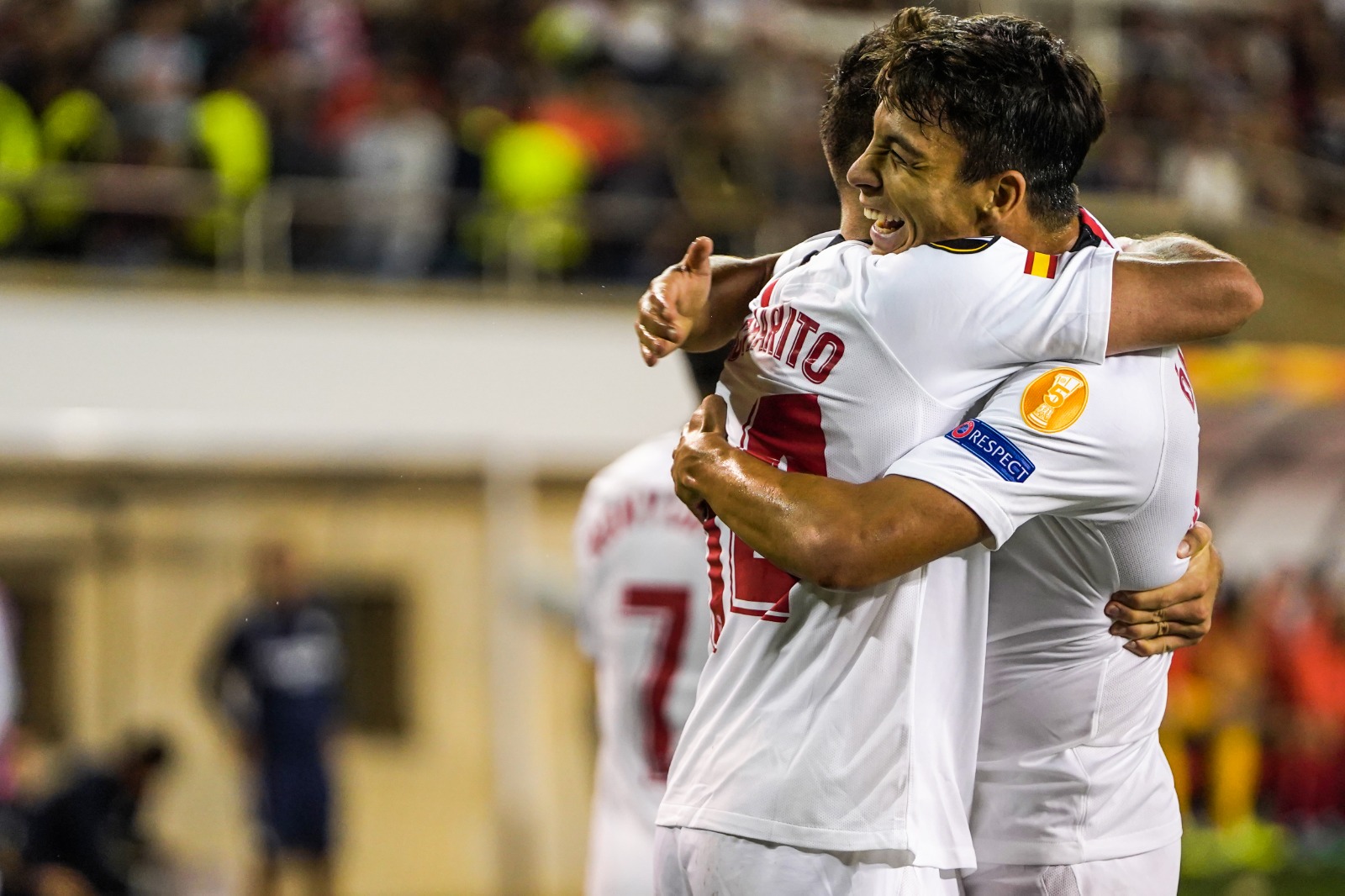 Óliver Torres celebra un gol ante el Qarabag