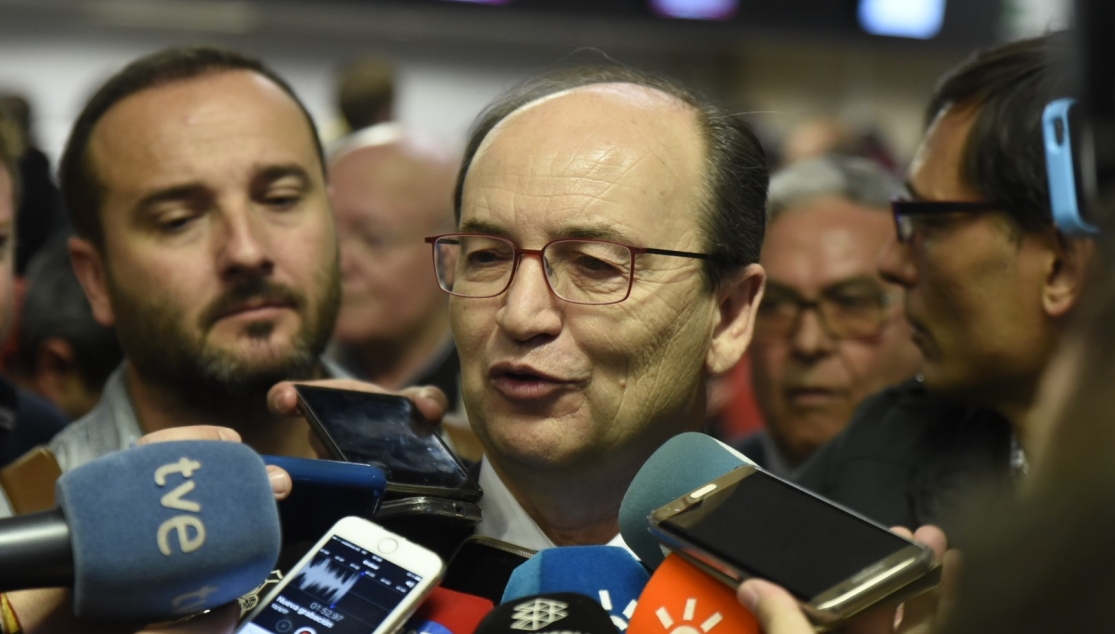 El presidente José Castro, ante los medios de comunicación