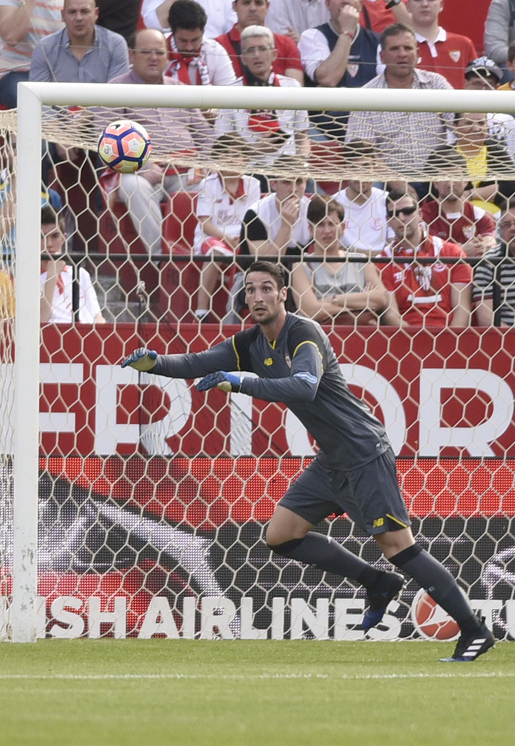 Sergio Rico es el portero titular del Sevilla