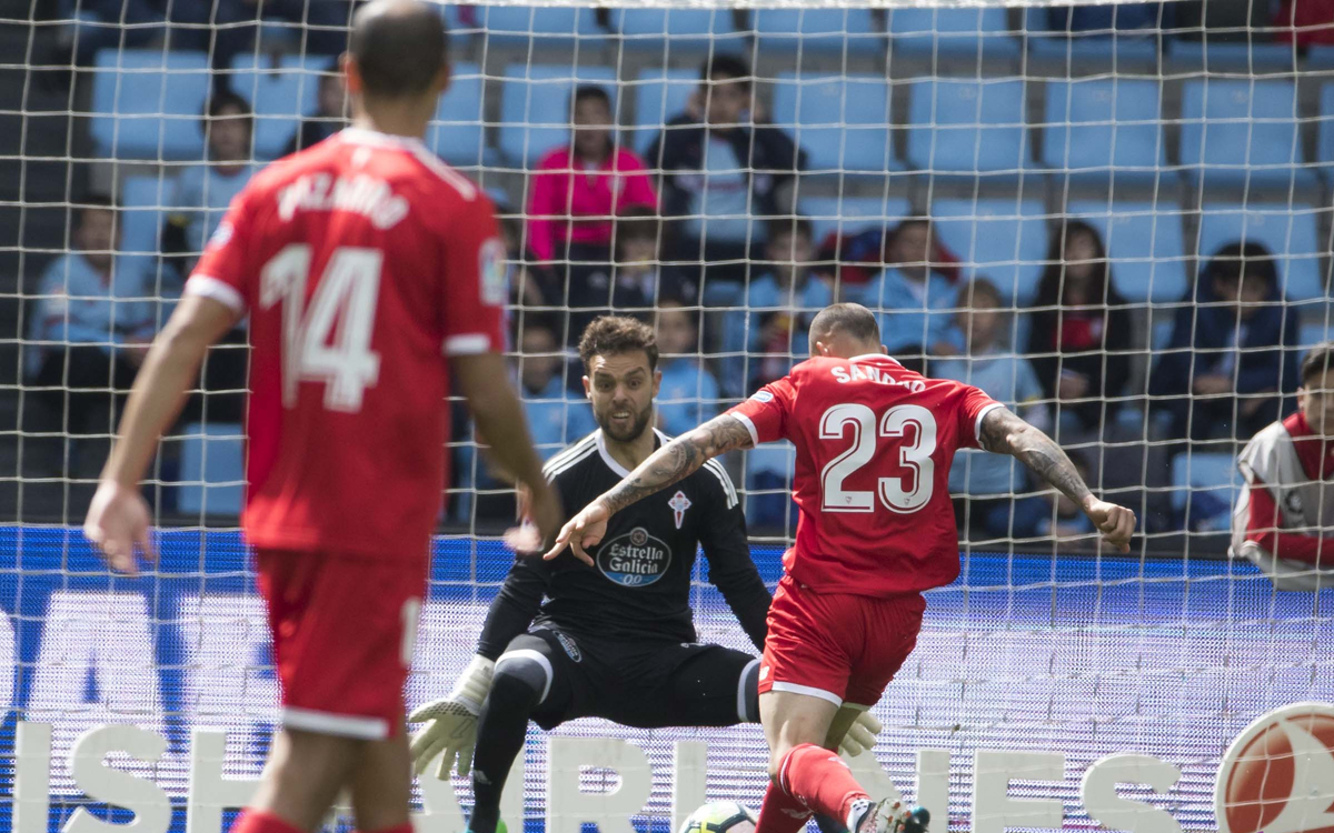 Sandro del Sevilla FC ante el RC Celta