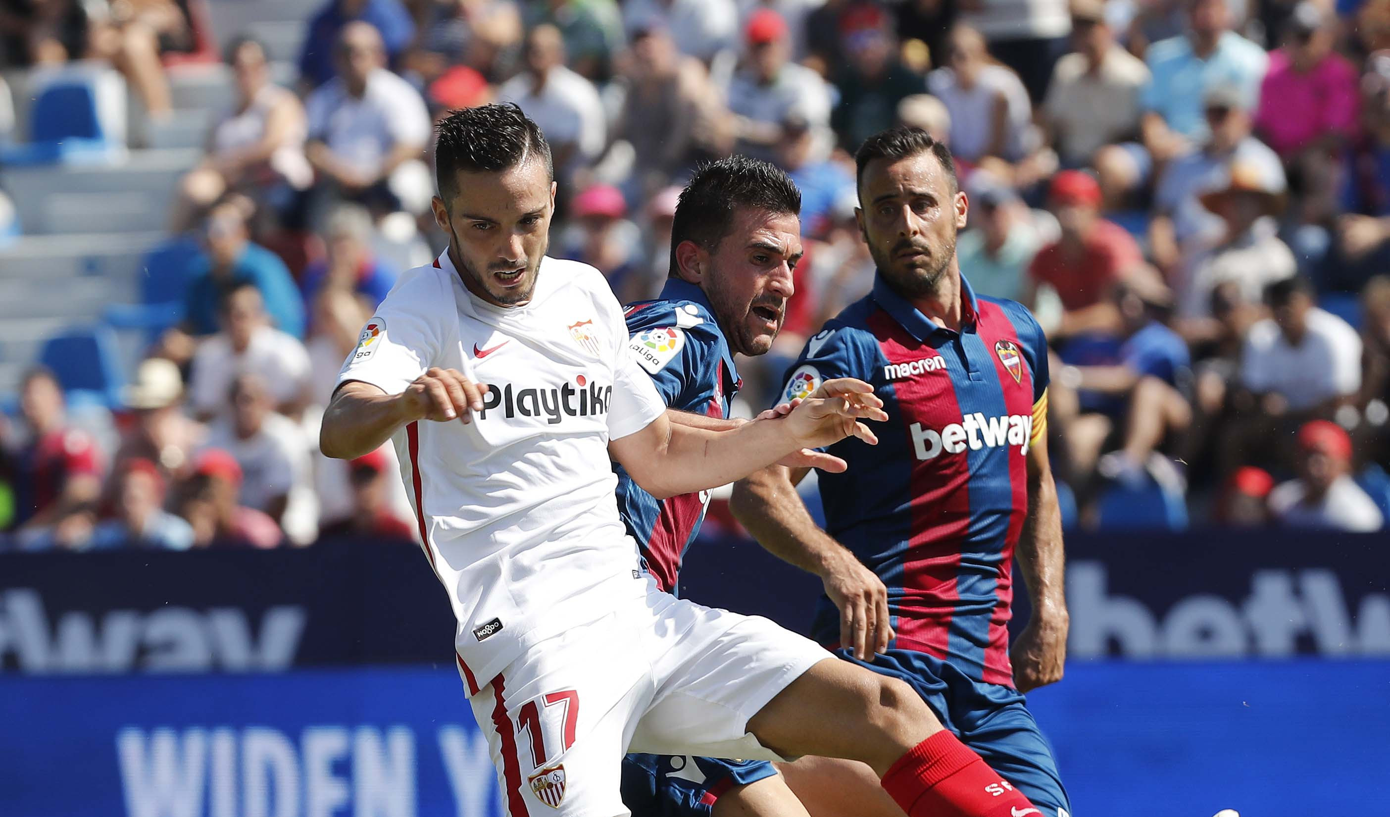 Sarabia del Sevilla FC ante el Levante UD