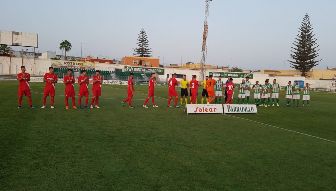 Amistoso entre el Atlético Sanluqueño y el Sevilla Atlético