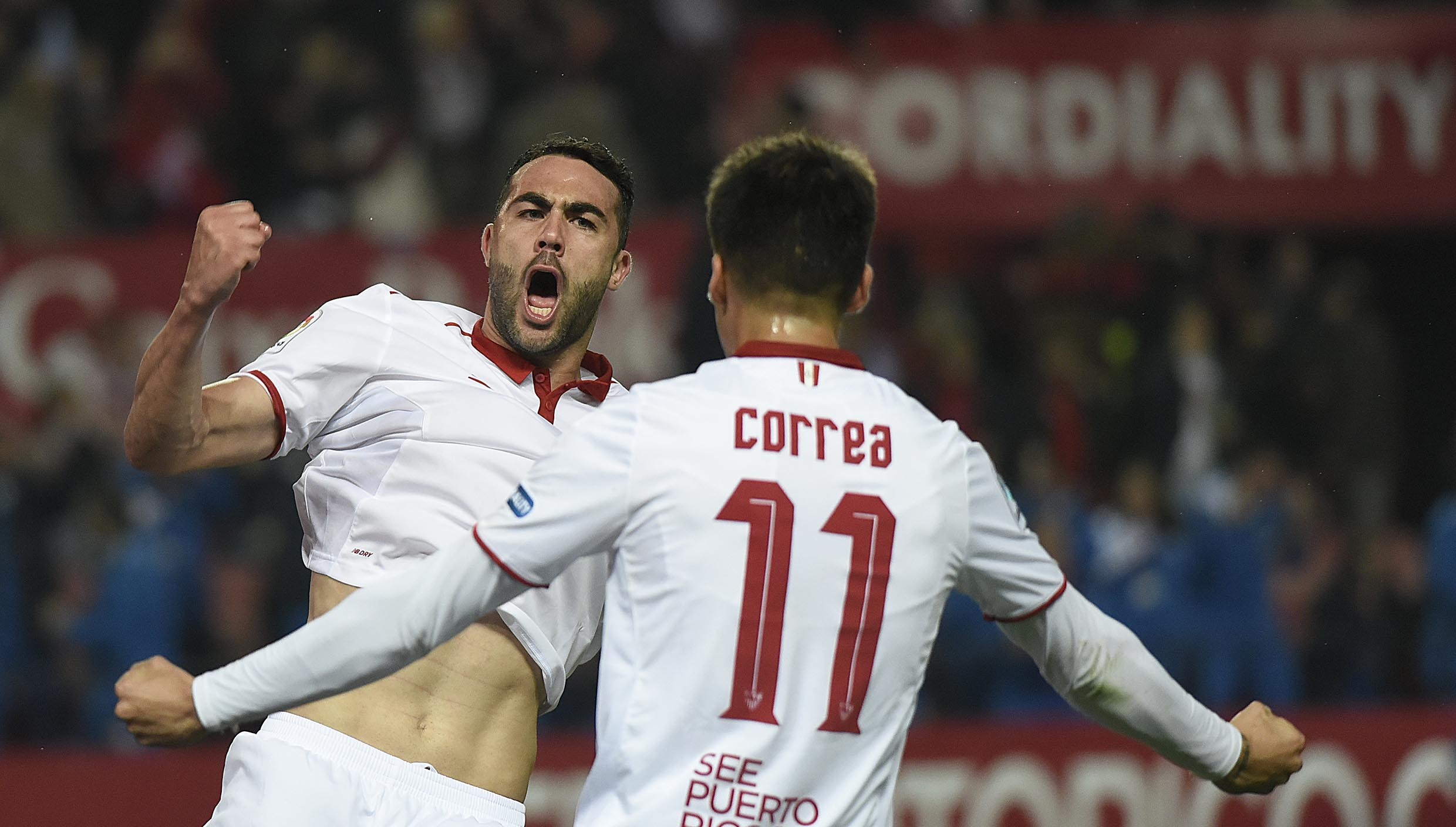 Sevilla FC celebrating the 1-0 before Athletic