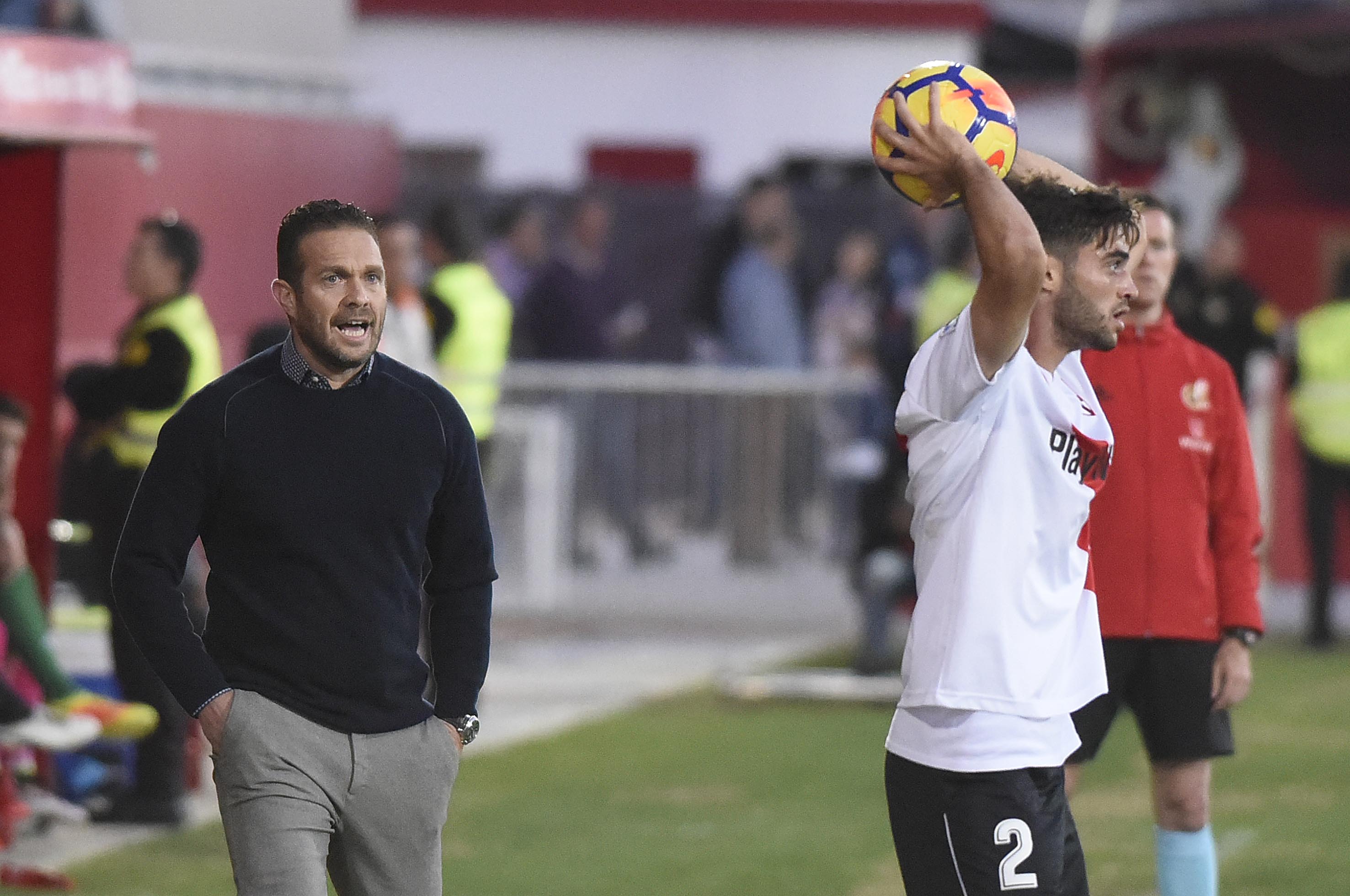 Tevenet ante el Córdoba