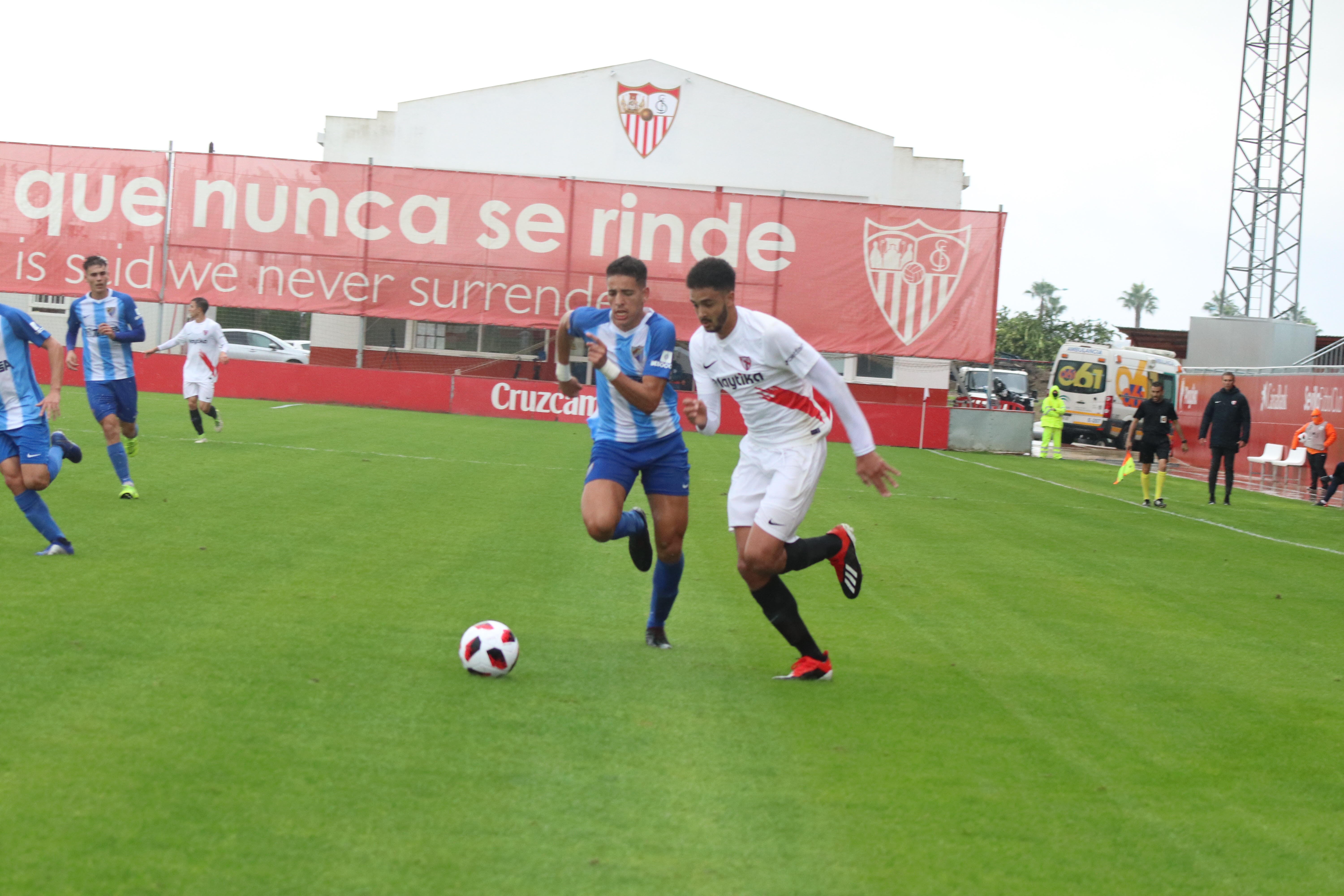 Chris Ramos frente al Atlético Malagueño