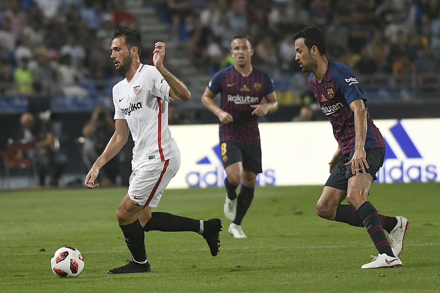 Franco Vázquez del Sevilla FC ante el FC Barcelona